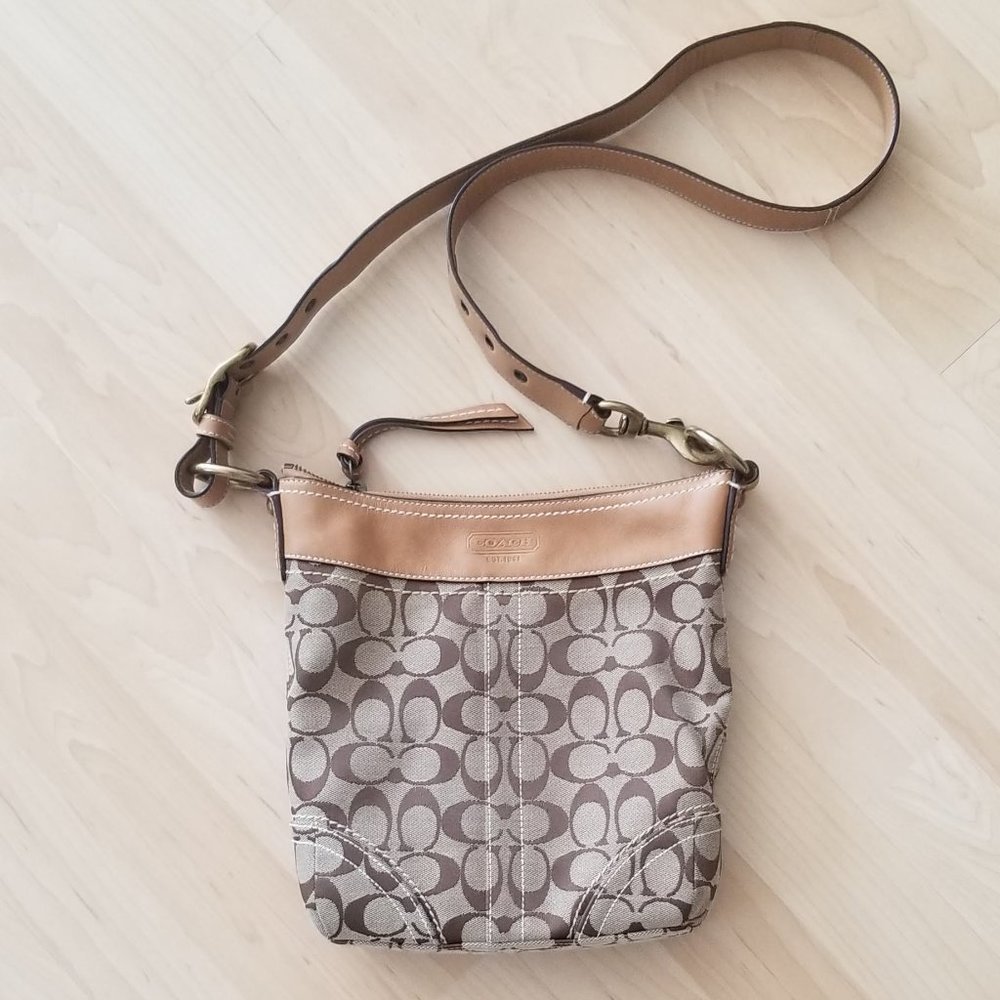 Coach signature purse / crossbody bag
